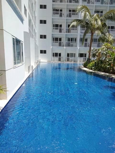 Shore D10 Near Mall Of Asia- Airport Apartment