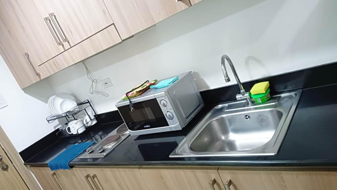 Shore D10 Near Mall Of Asia- Airport Apartment *