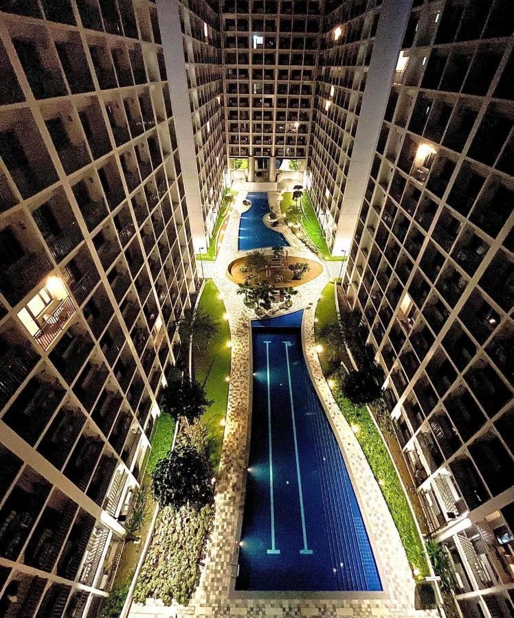 Shore D10 Near Mall Of Asia- Airport Apartment