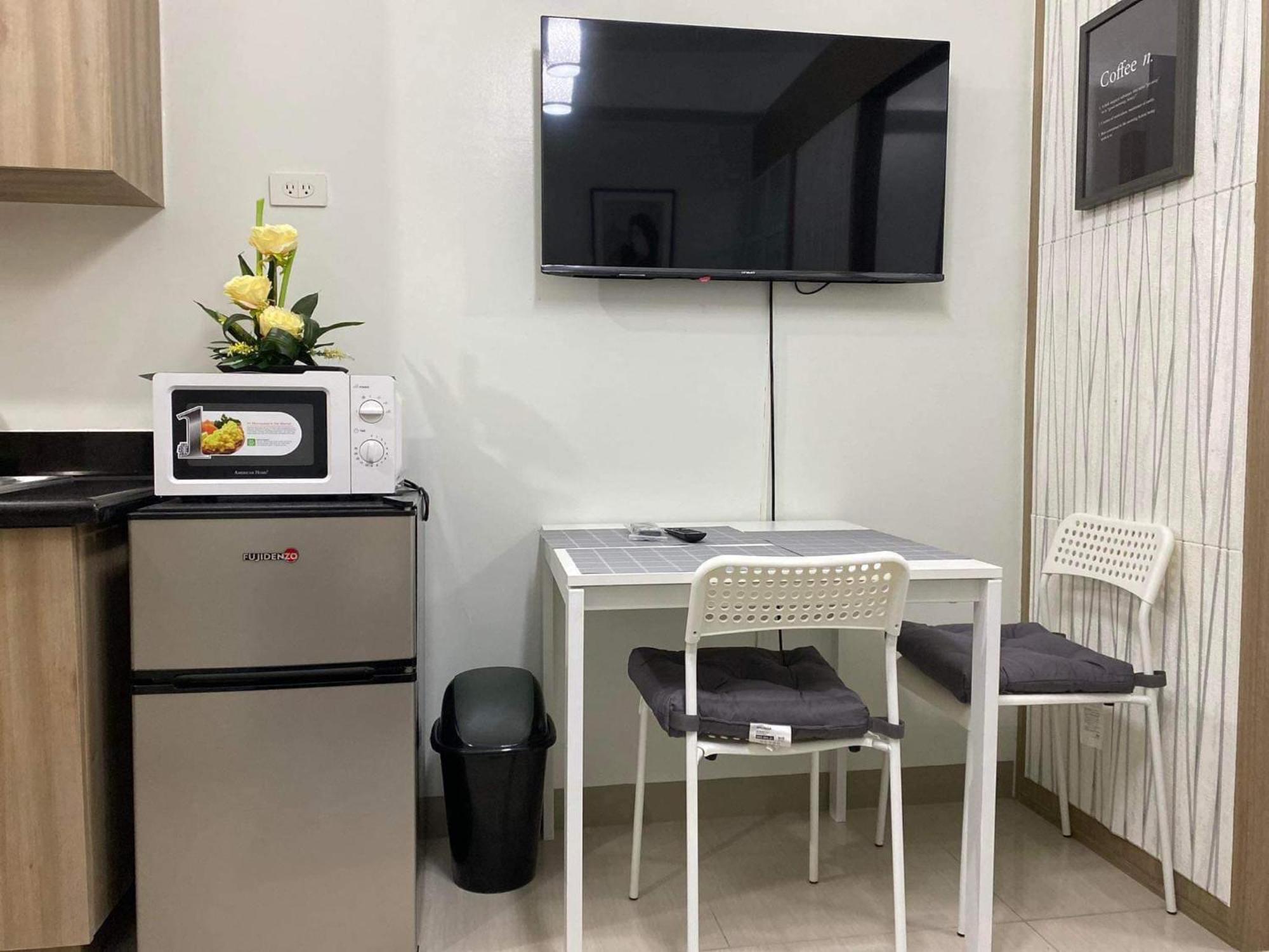 Shore D10 Near Mall Of Asia- Airport Apartment Manila